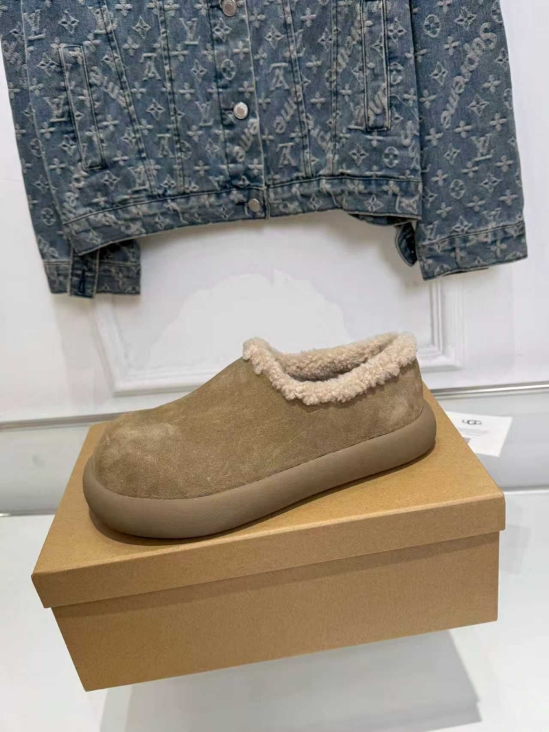 Ugg Flat Shoes